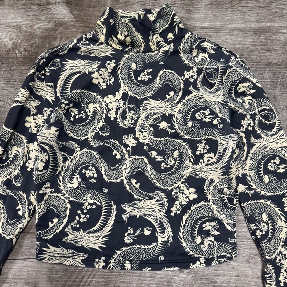Bershka Chinese Dragon Cropped Long Sleeve Size XS - Picture 2 of 8